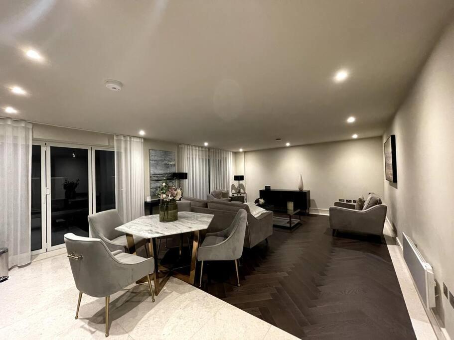 דירות צ'יגוול 2Br Urban Vista Retreat Chcl F7 מראה חיצוני תמונה