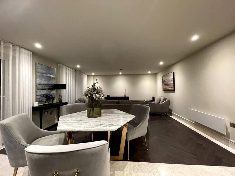 דירות צ'יגוול 2Br Urban Vista Retreat Chcl F7 מראה חיצוני תמונה