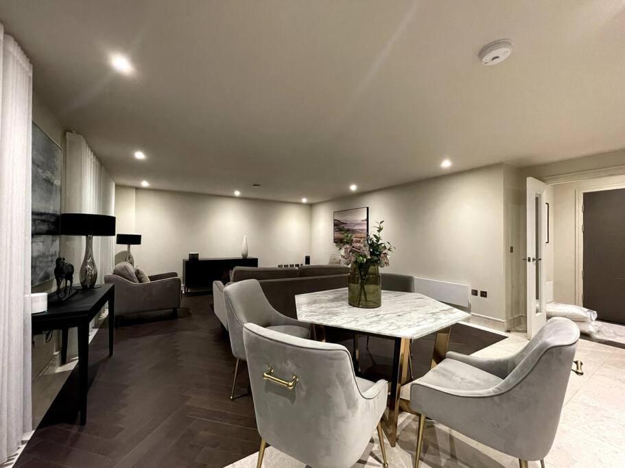 דירות צ'יגוול 2Br Urban Vista Retreat Chcl F7 מראה חיצוני תמונה